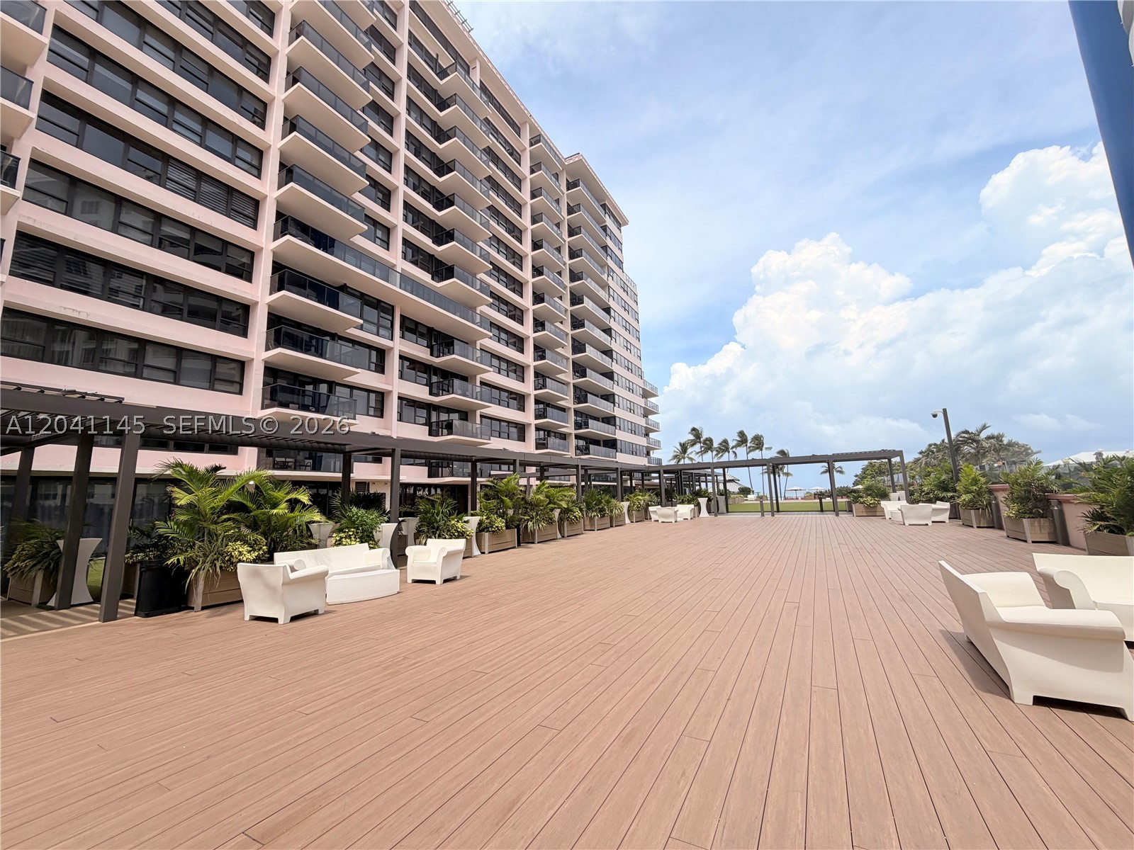 5225 Collins Ave #914 Miami Beach, FL 33140