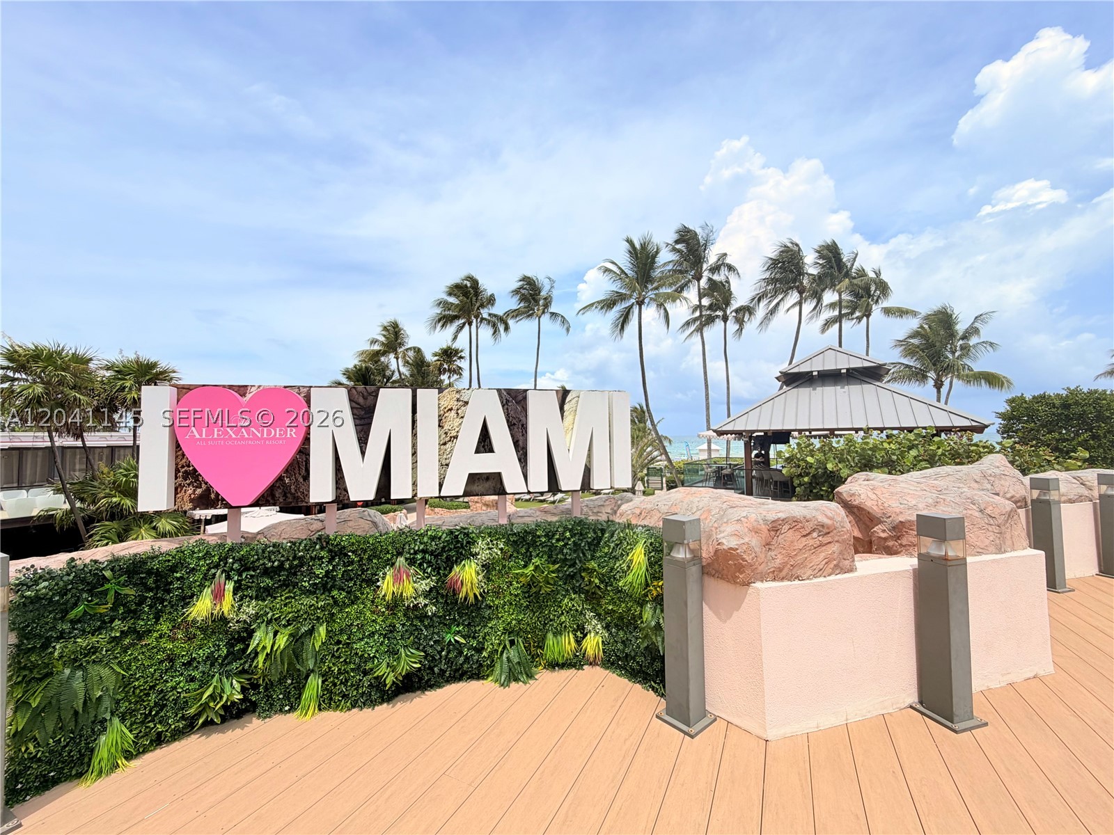 5225 Collins Ave #914 Miami Beach, FL 33140