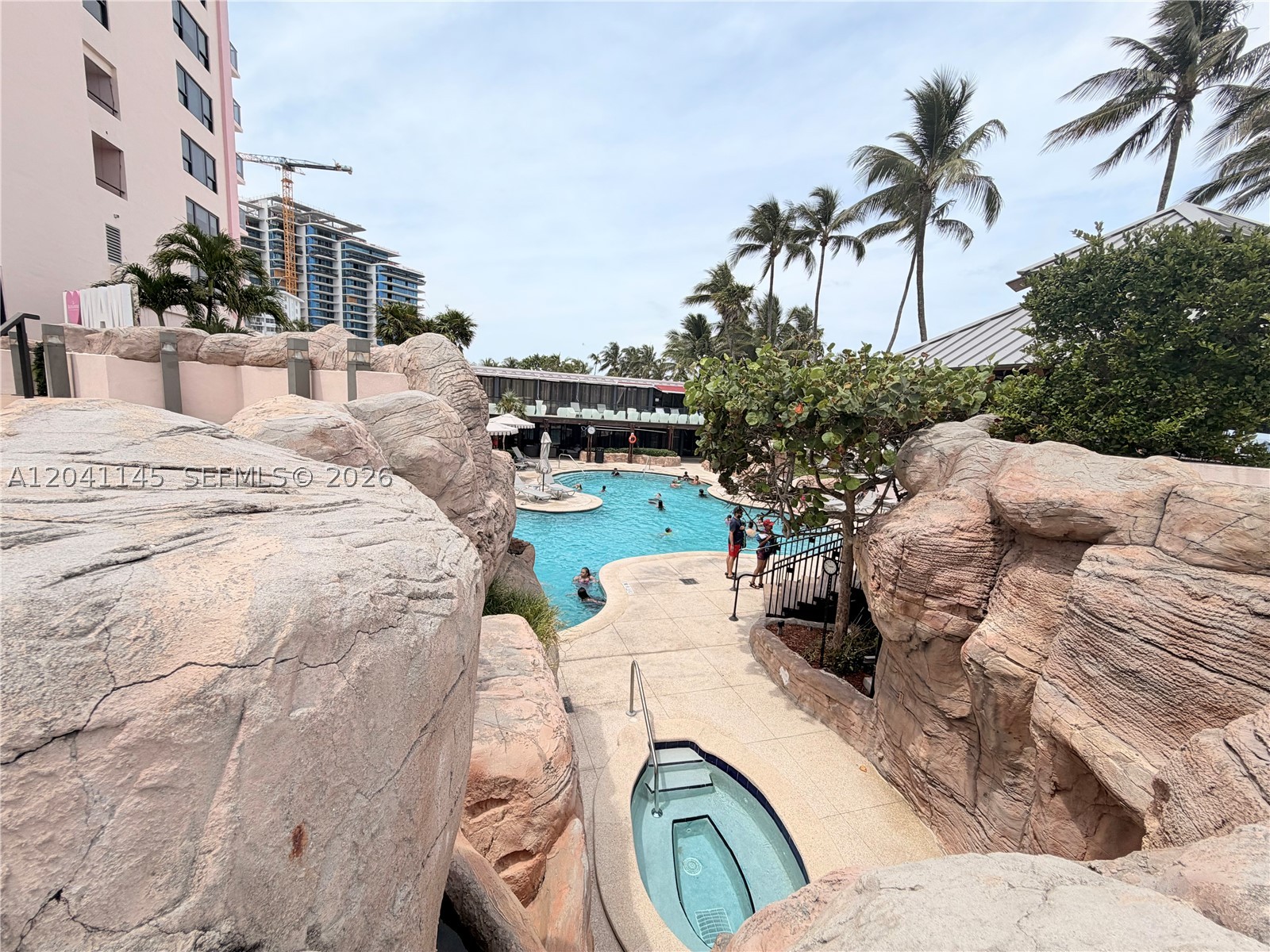 5225 Collins Ave #914 Miami Beach, FL 33140
