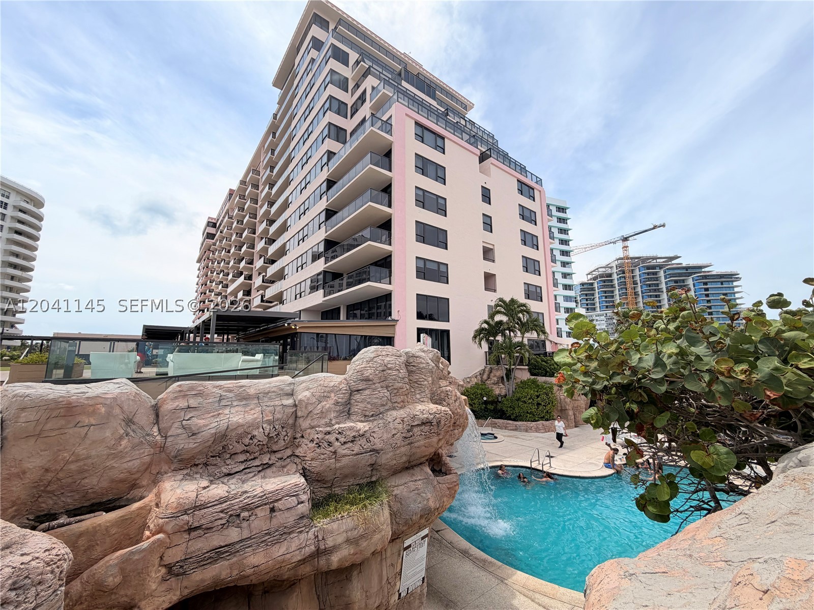 5225 Collins Ave #914 Miami Beach, FL 33140