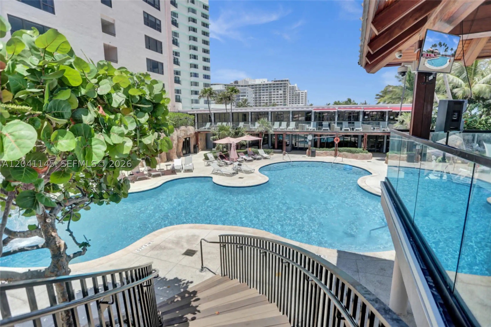 5225 Collins Ave #914 Miami Beach, FL 33140