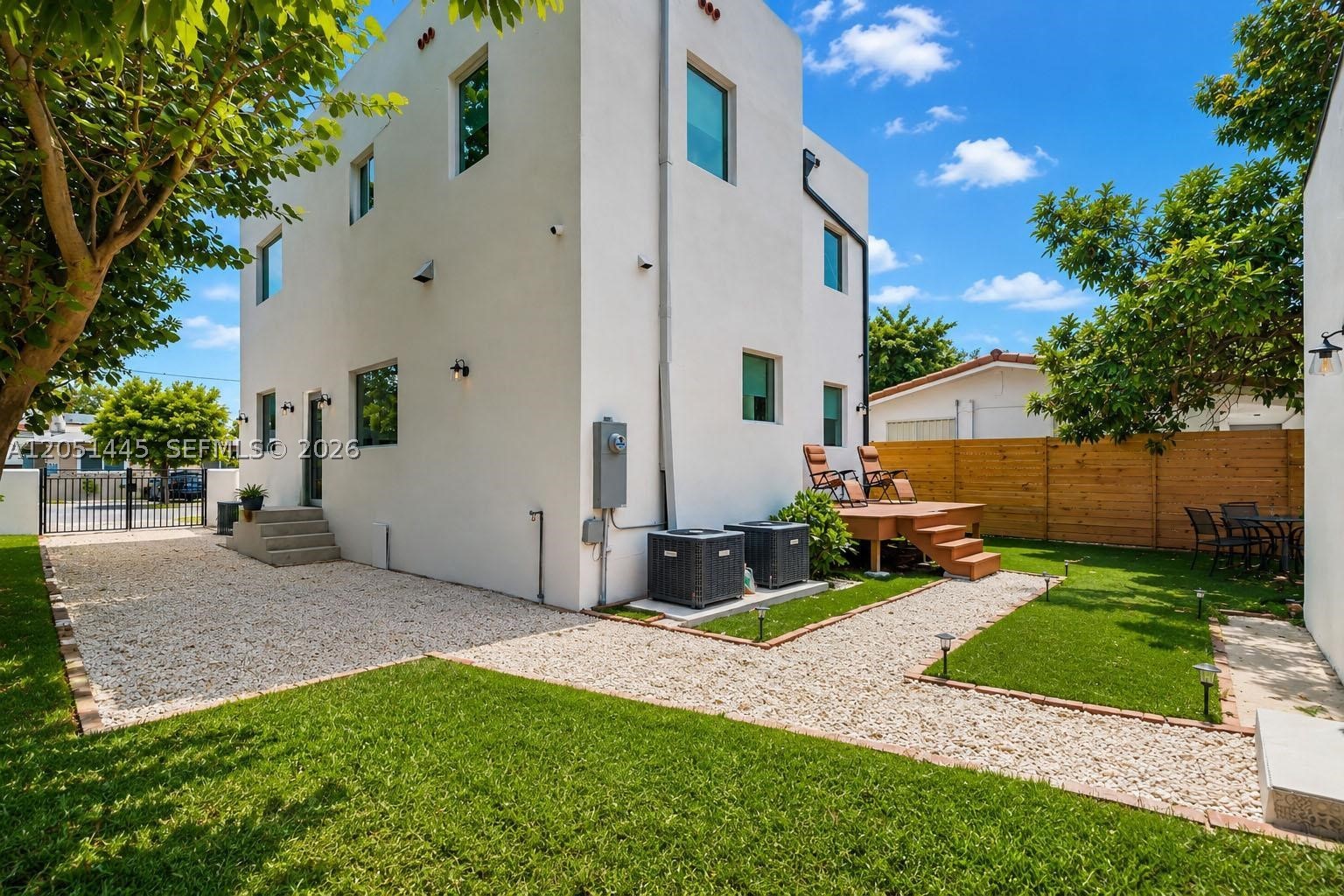 1636 SW 9th St Miami, FL 33135