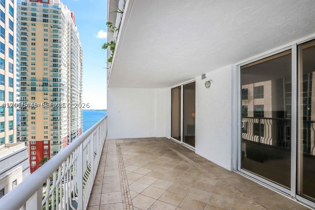 image The Club at Brickell Bay12