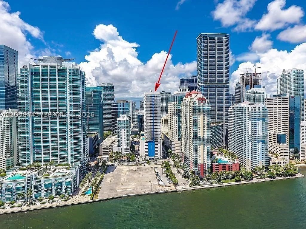 image The Club at Brickell Bay16