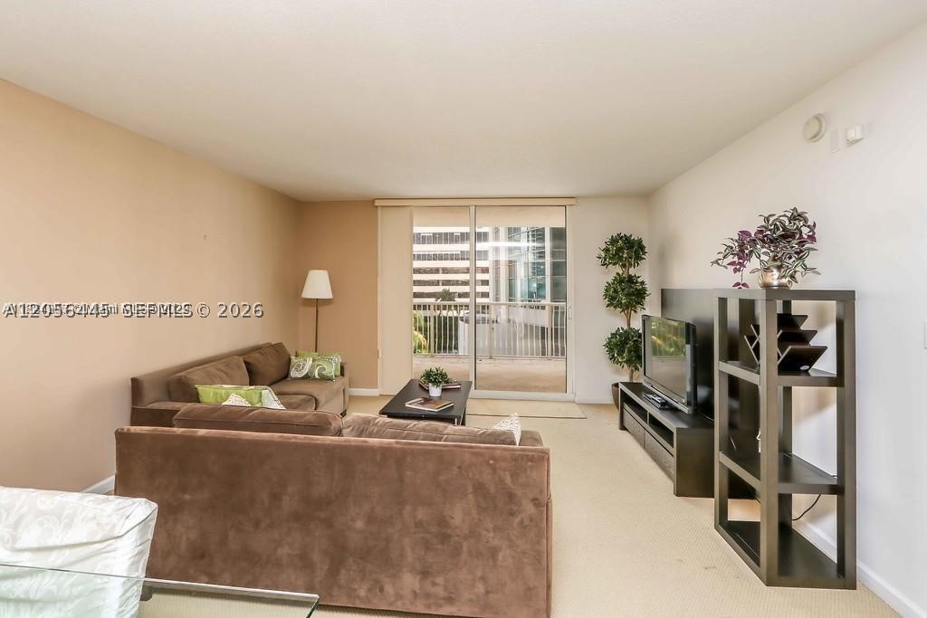 image The Club at Brickell Bay6