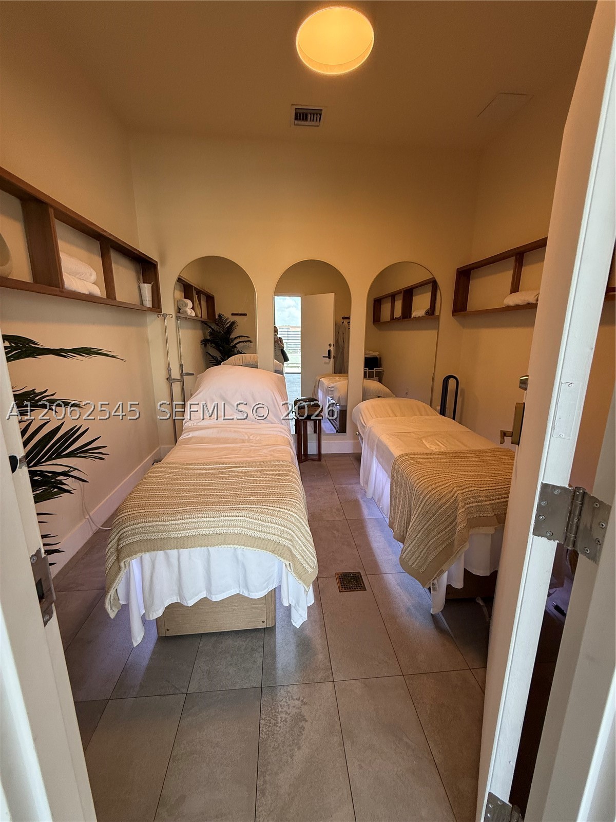 image Smart Brickell III10