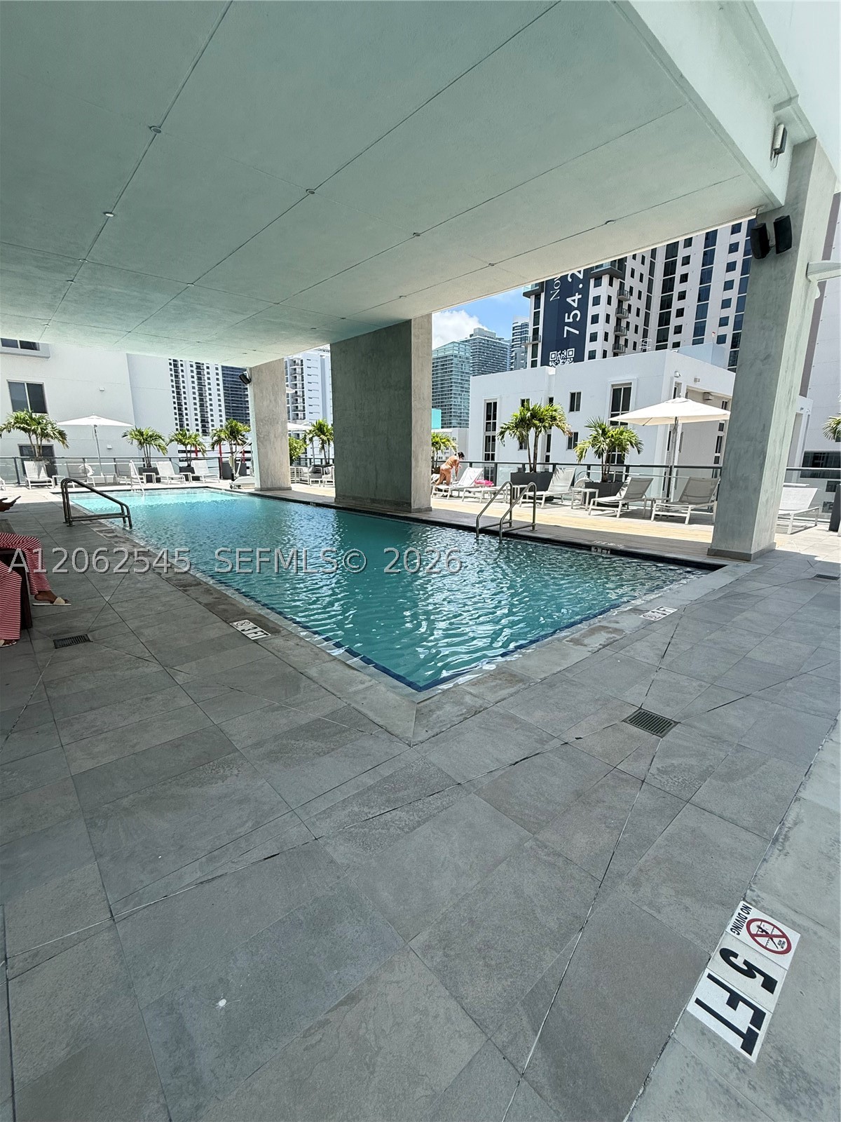 image Smart Brickell III18