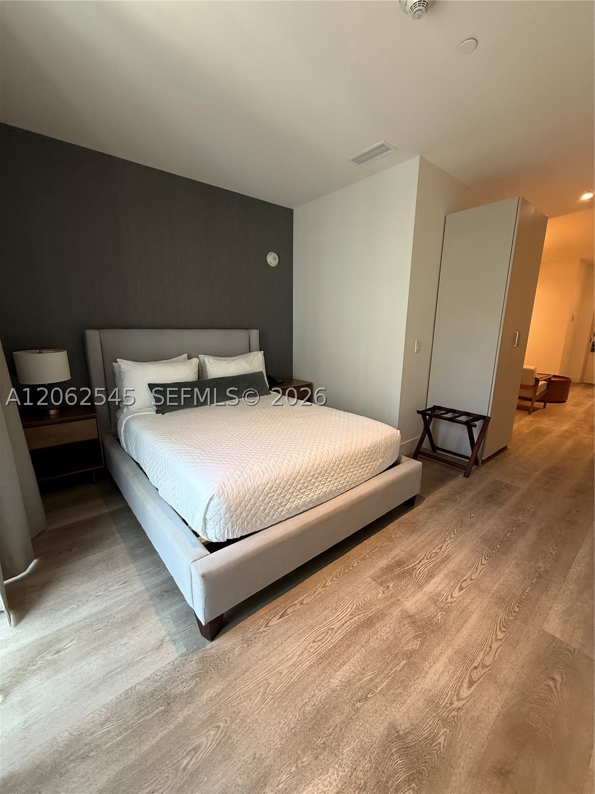 image Smart Brickell III3