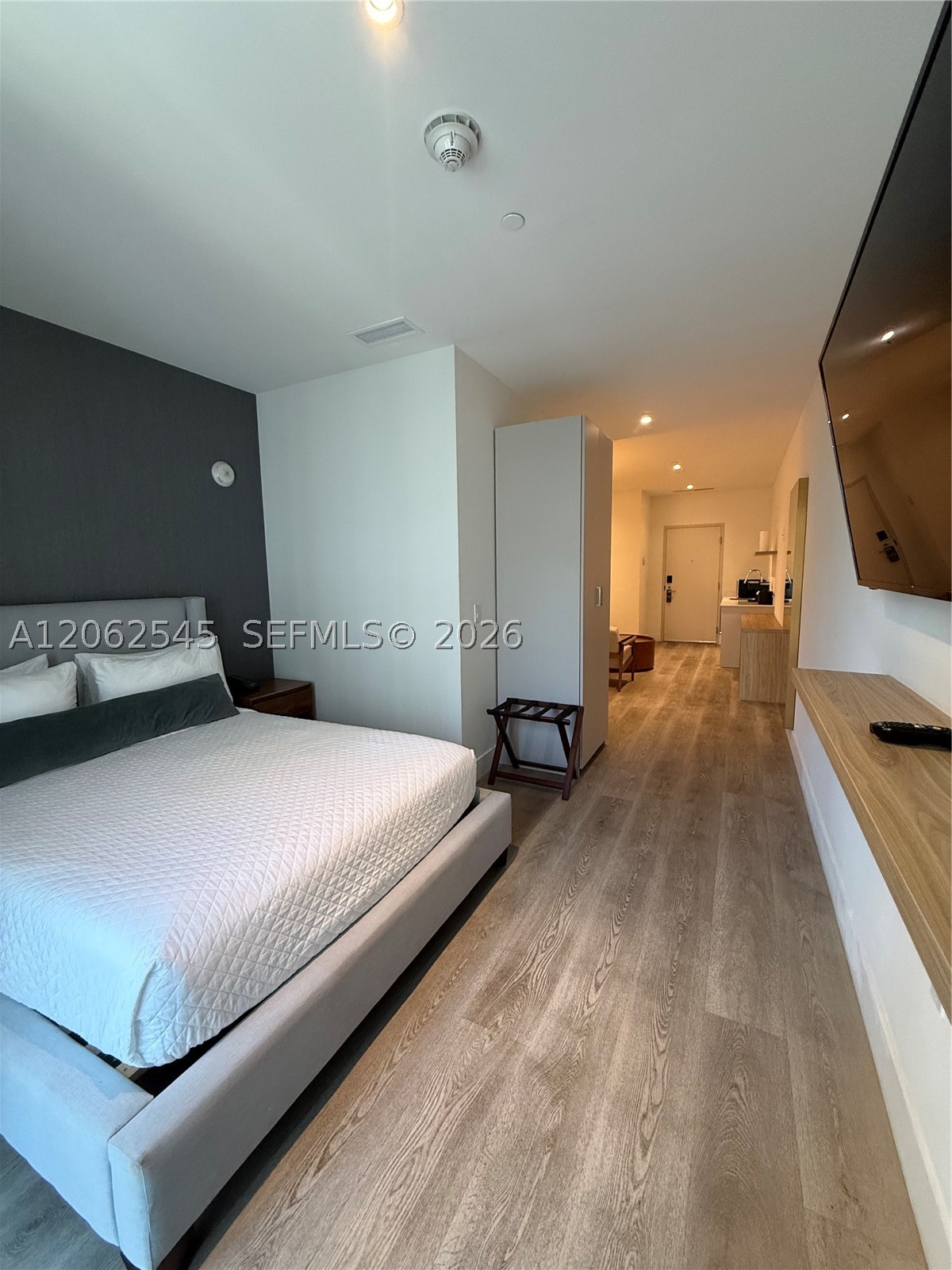 image Smart Brickell III4