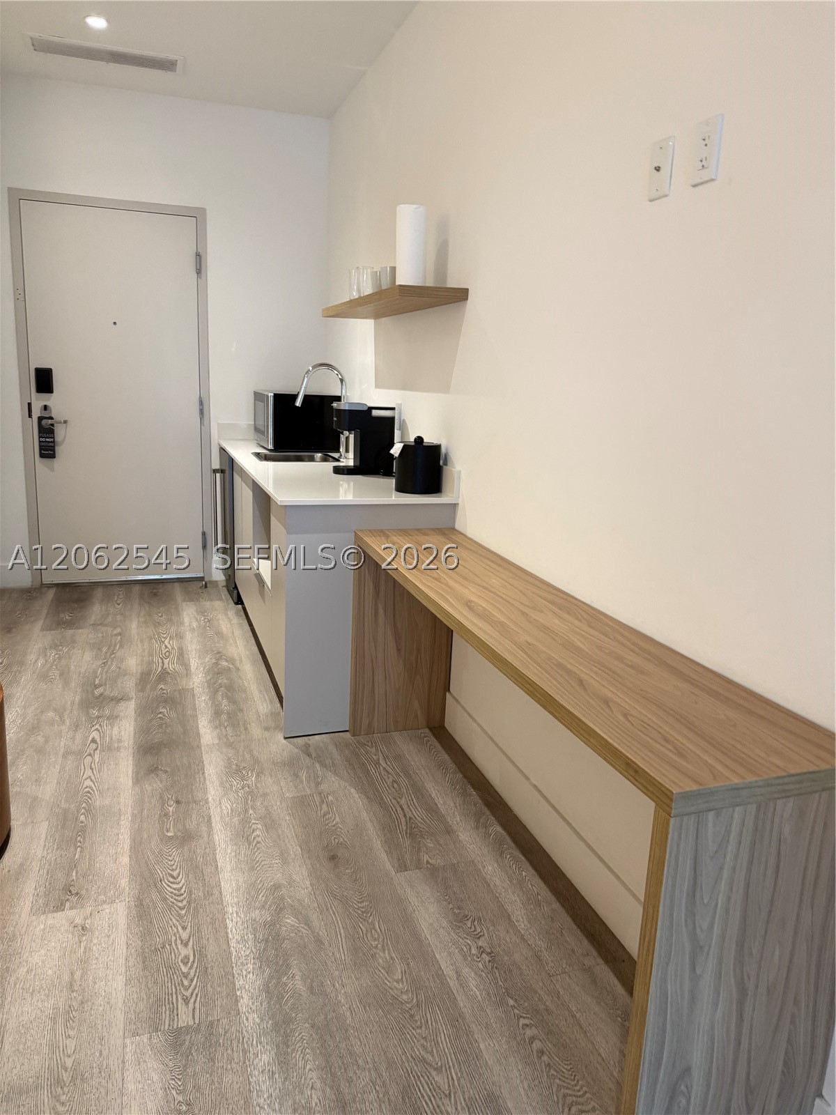 image Smart Brickell III6