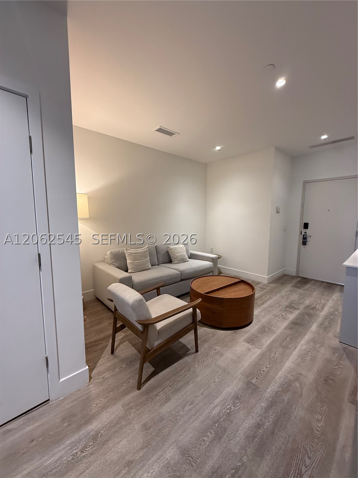 image Smart Brickell III7