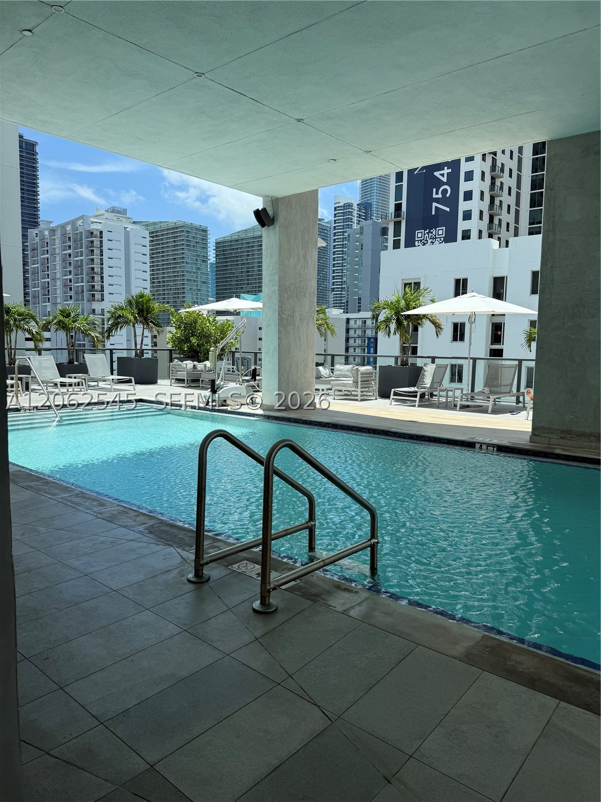 image Smart Brickell III8