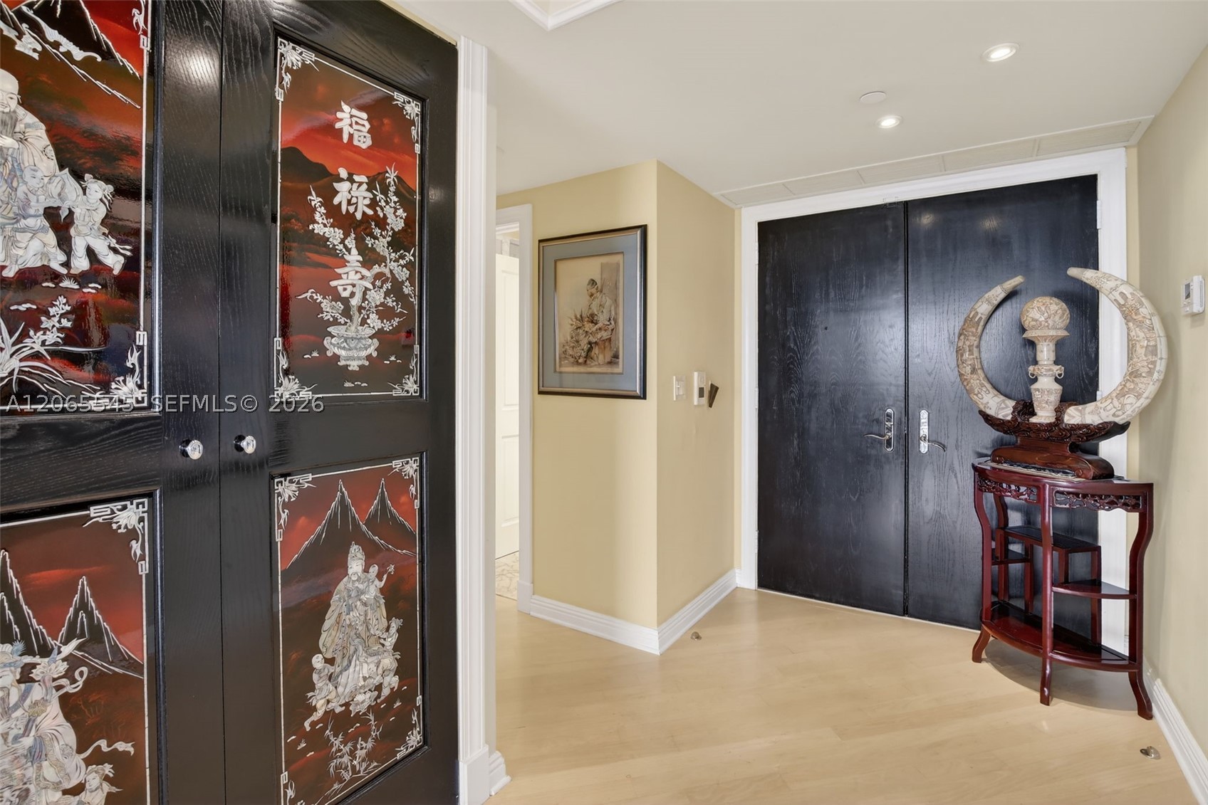 image Hamptons West25