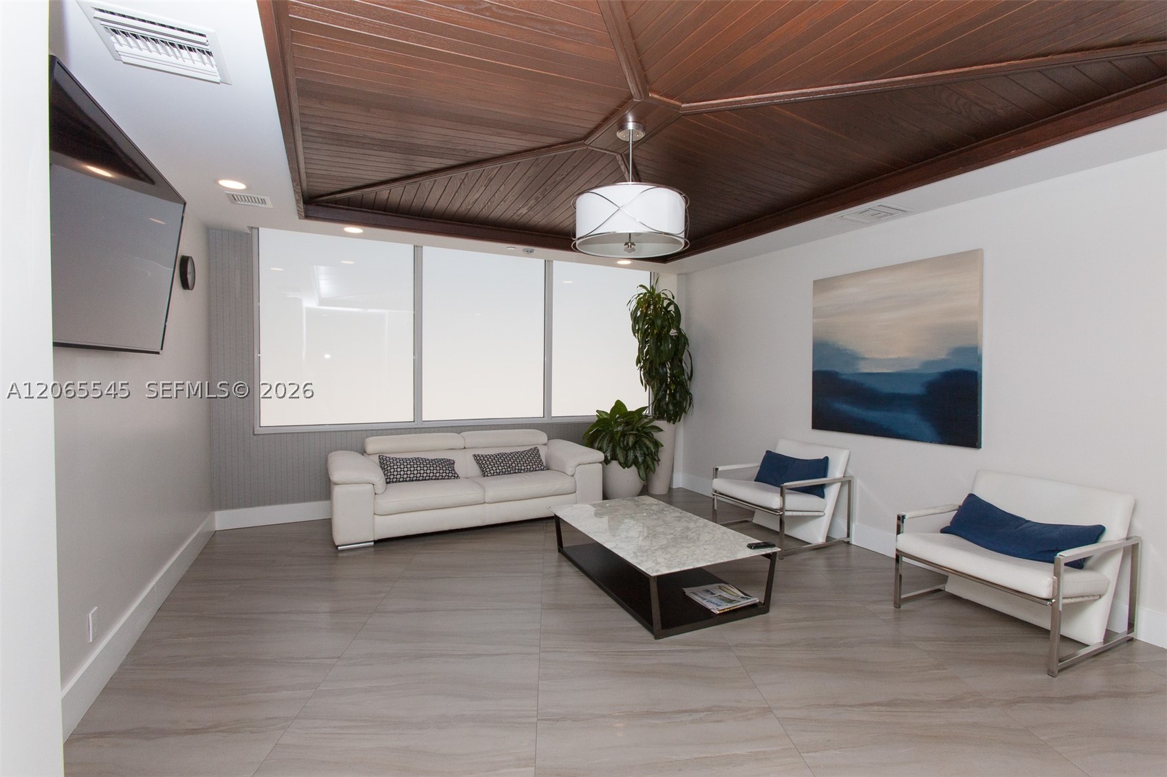 image Hamptons West53