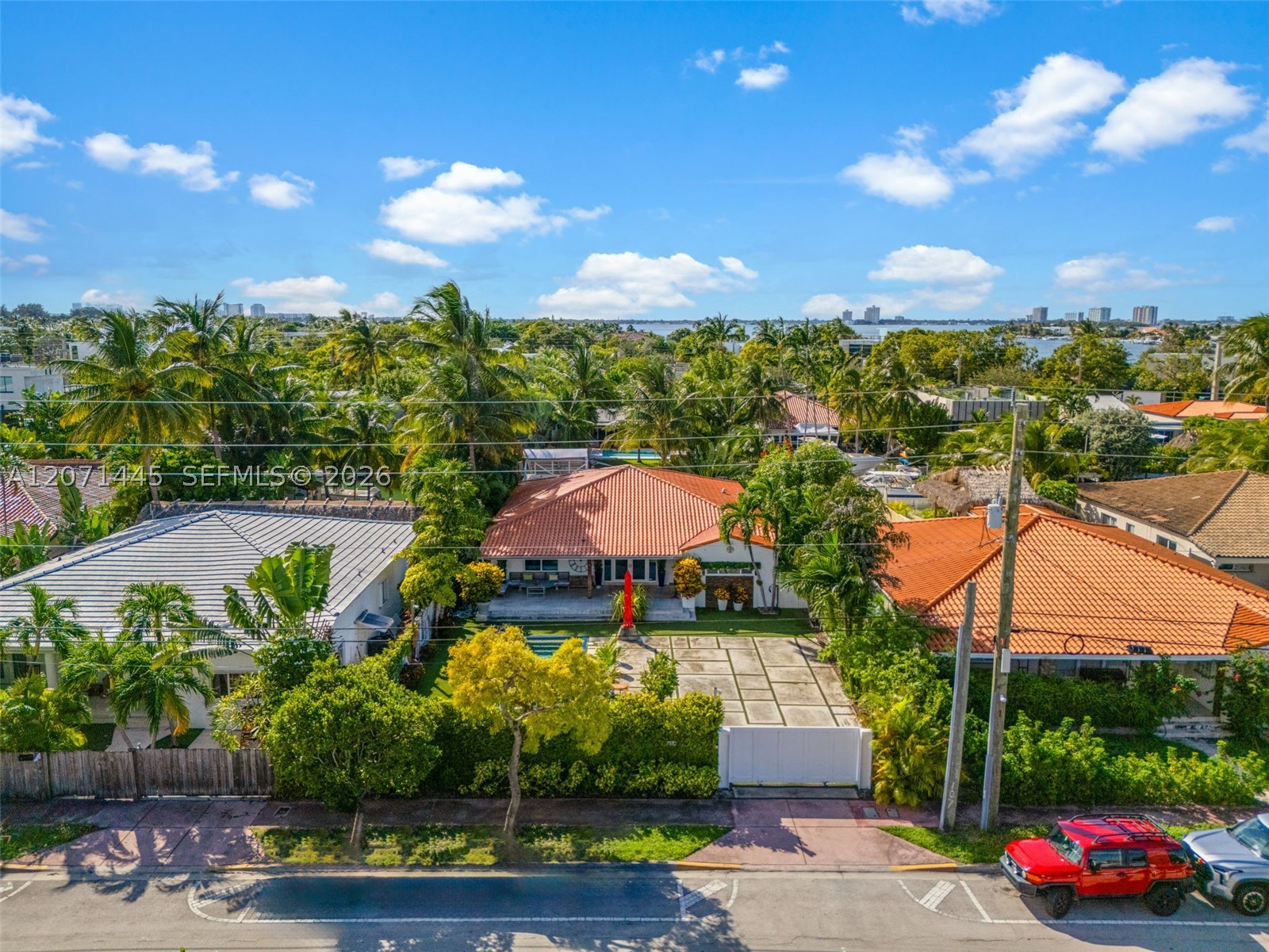 7970 Hawthorne Ave Miami Beach, FL 33141