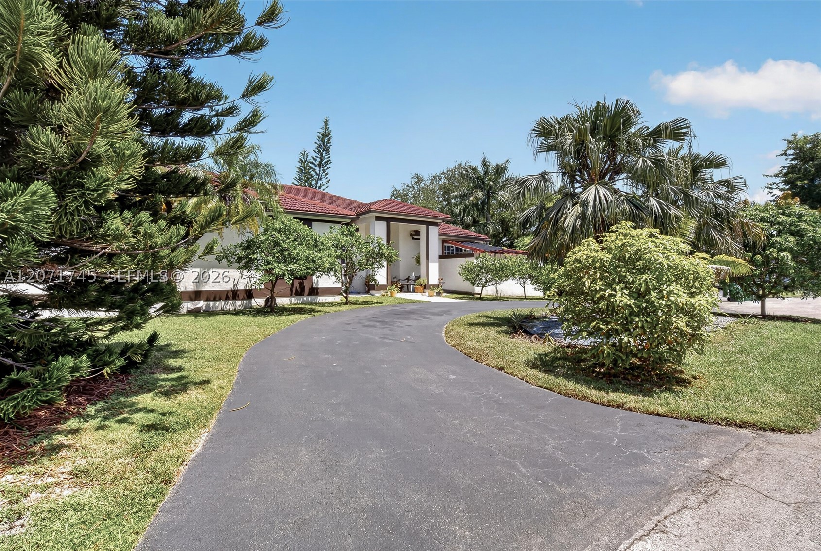 17711 SW 81st Ct Palmetto Bay, FL 33157