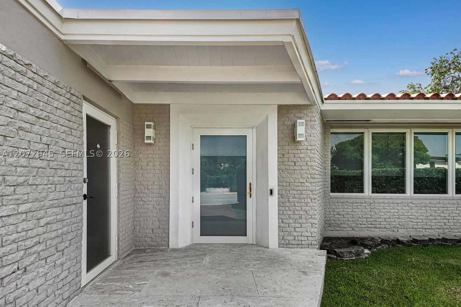 8901 Hawthorne Ave Surfside, FL 33154