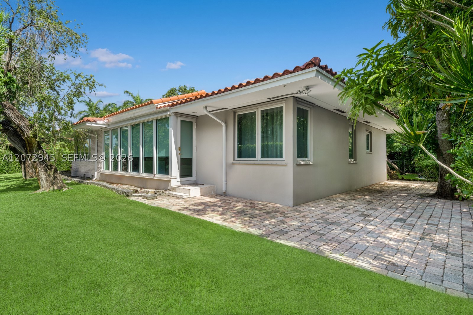 8901 Hawthorne Ave Surfside, FL 33154