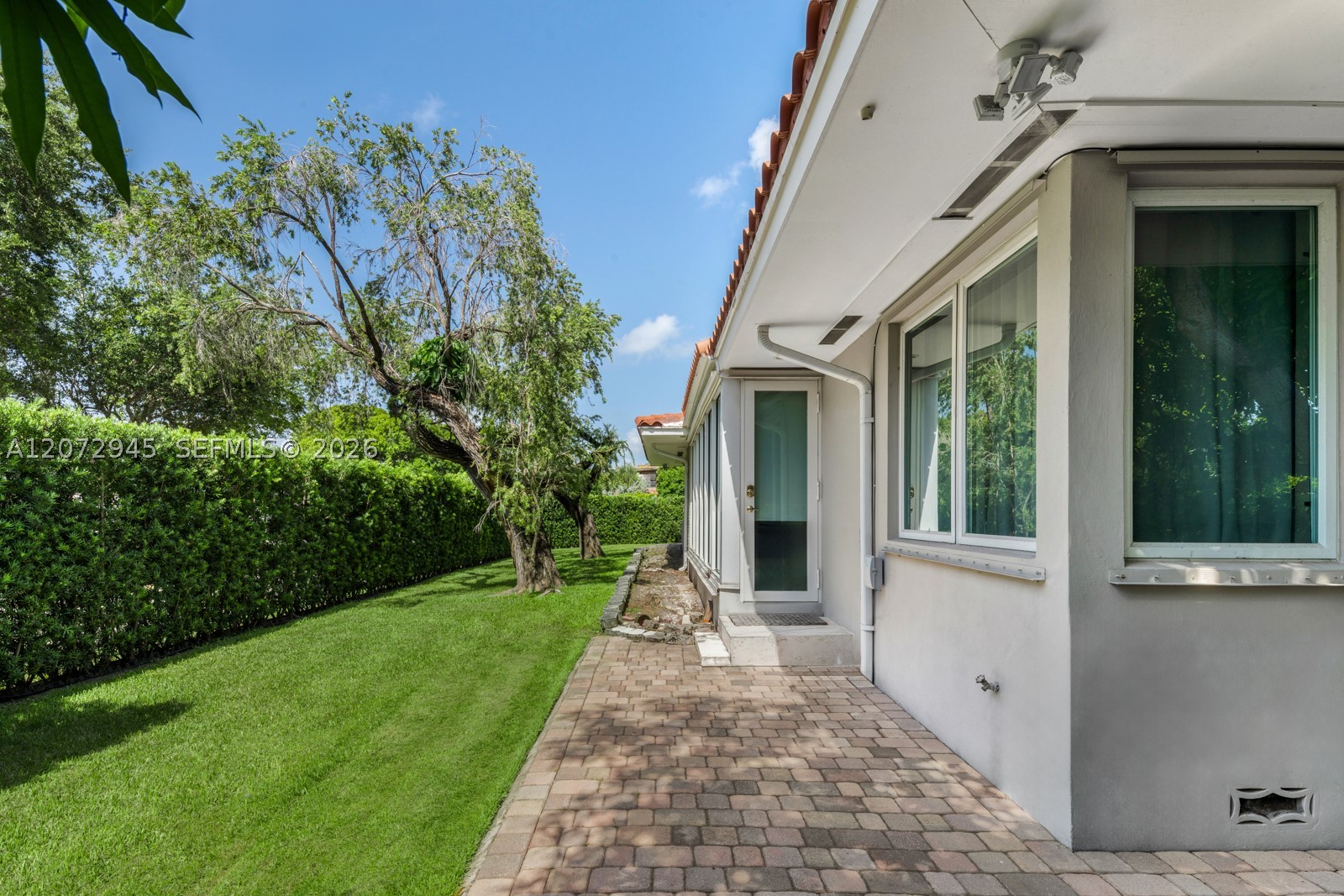 8901 Hawthorne Ave Surfside, FL 33154
