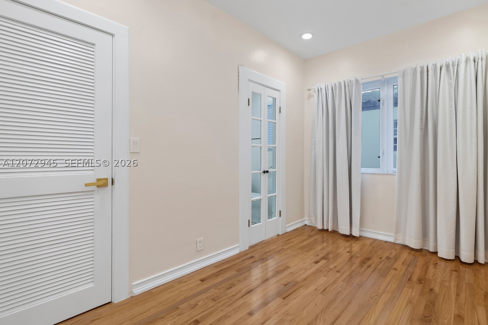 8901 Hawthorne Ave Surfside, FL 33154