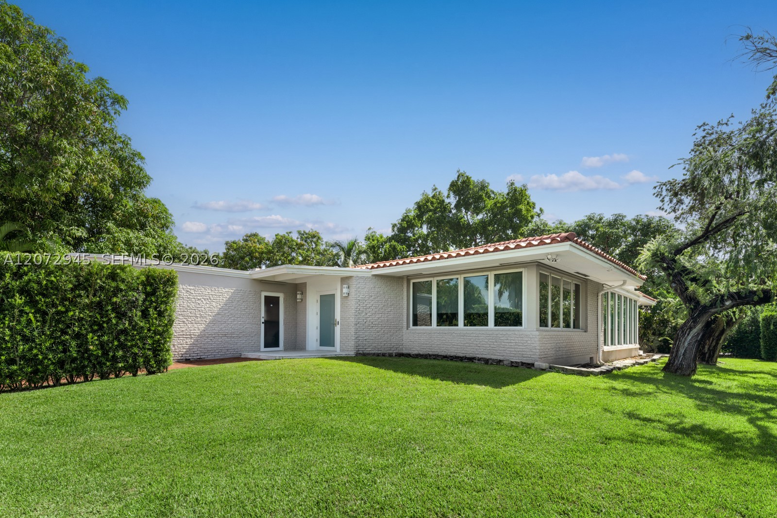 8901 Hawthorne Ave Surfside, FL 33154