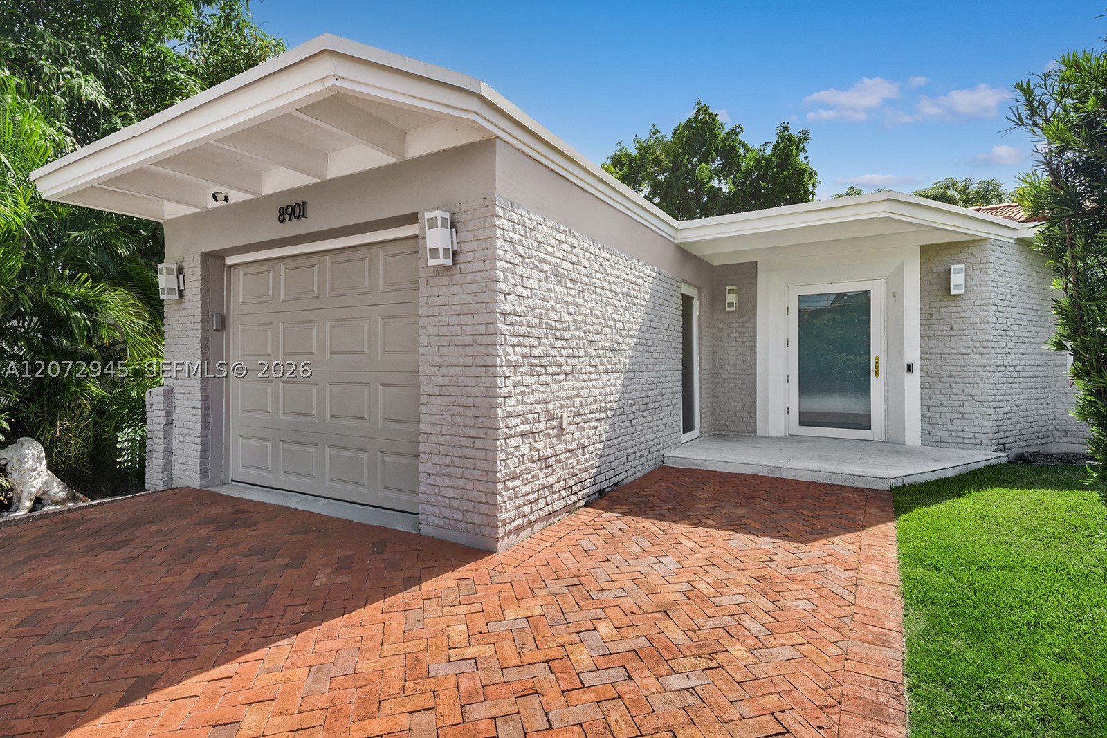 8901 Hawthorne Ave Surfside, FL 33154