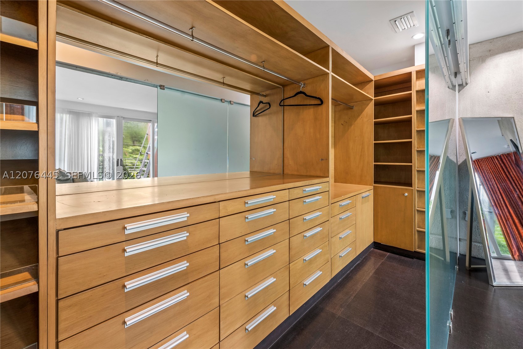 1606 S Bayshore Dr #1606 Miami, FL 33133