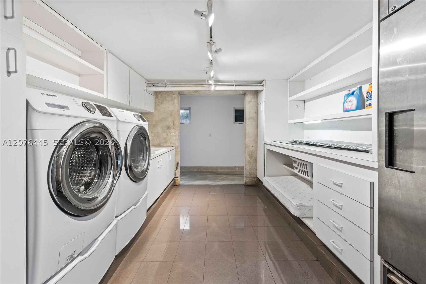 1606 S Bayshore Dr #1606 Miami, FL 33133
