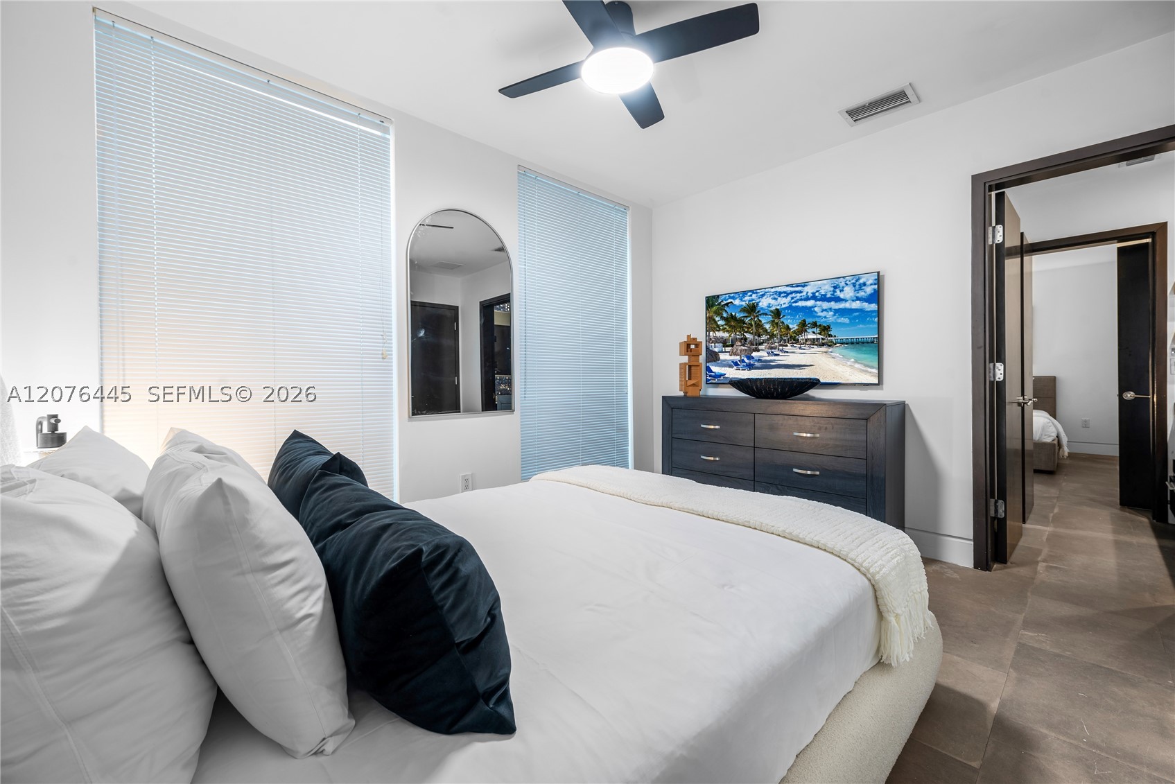 1606 S Bayshore Dr #1606 Miami, FL 33133