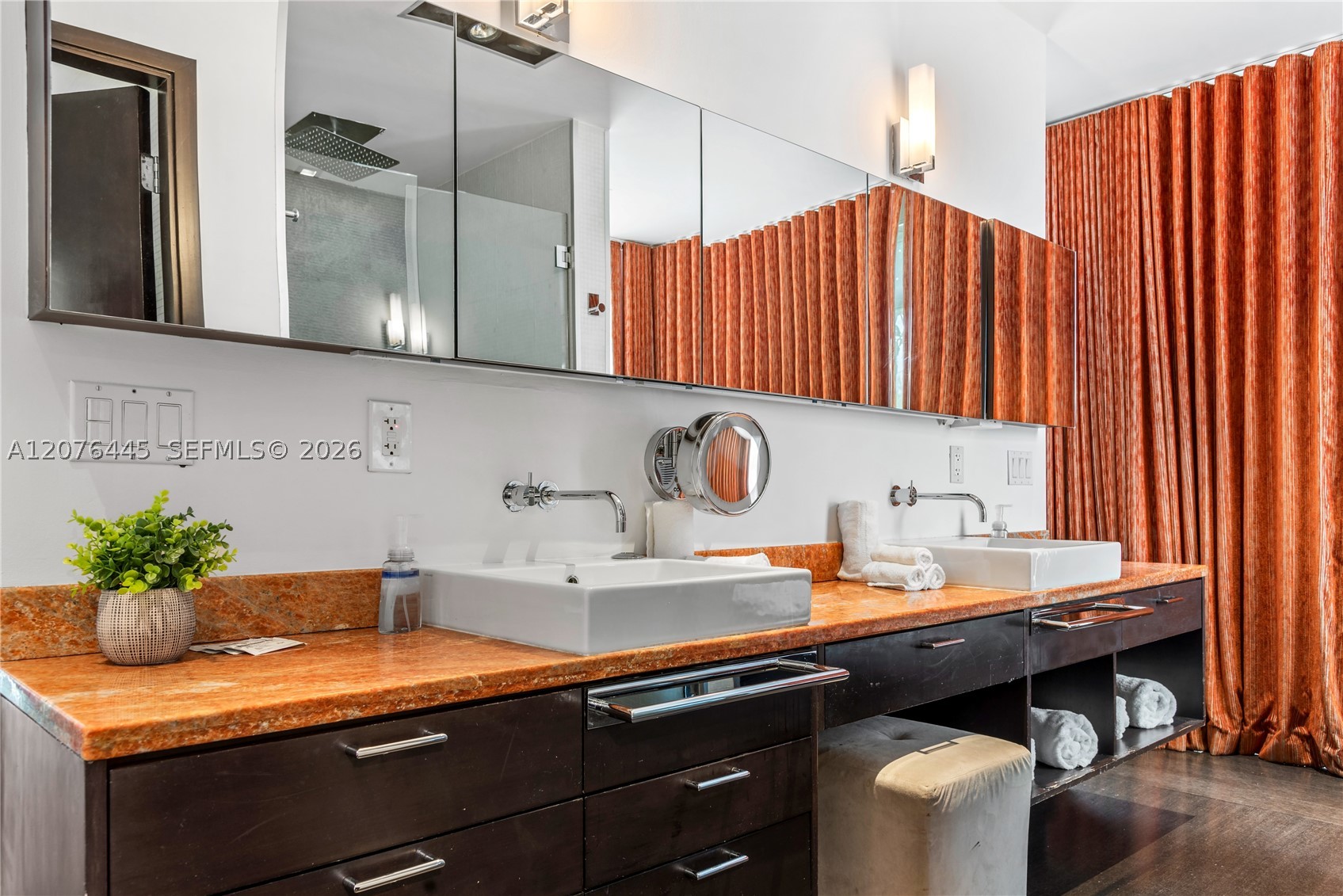 1606 S Bayshore Dr #1606 Miami, FL 33133
