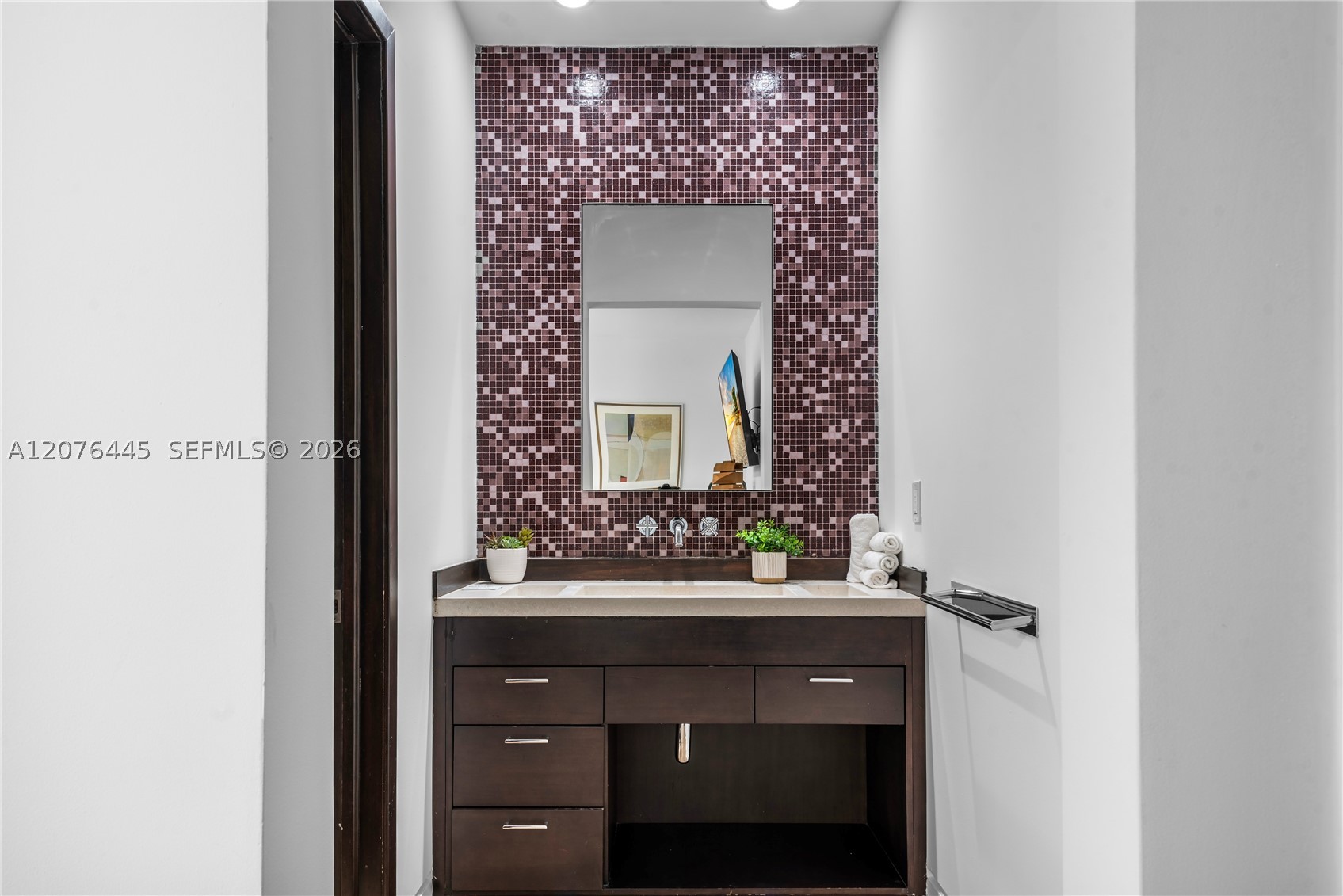 1606 S Bayshore Dr #1606 Miami, FL 33133