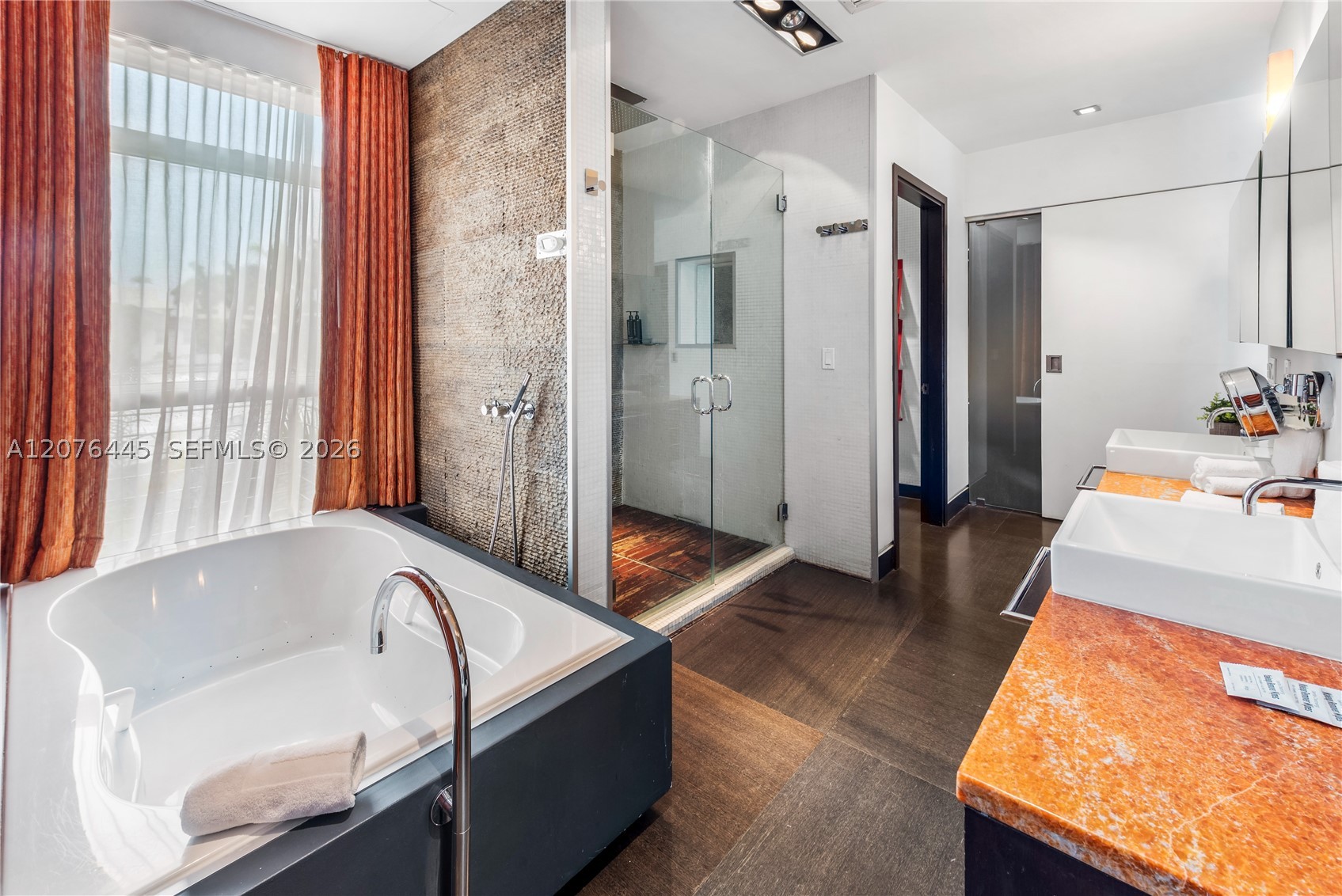 1606 S Bayshore Dr #1606 Miami, FL 33133