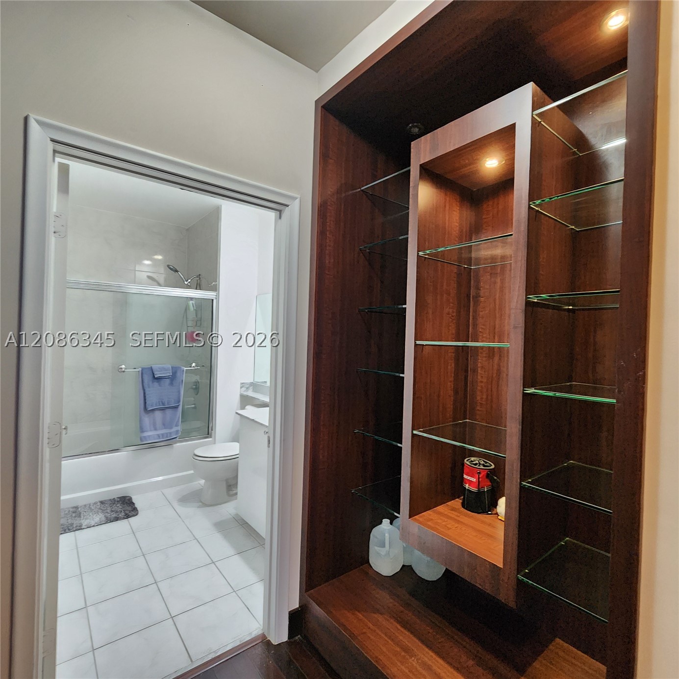image The Venture at Aventura12