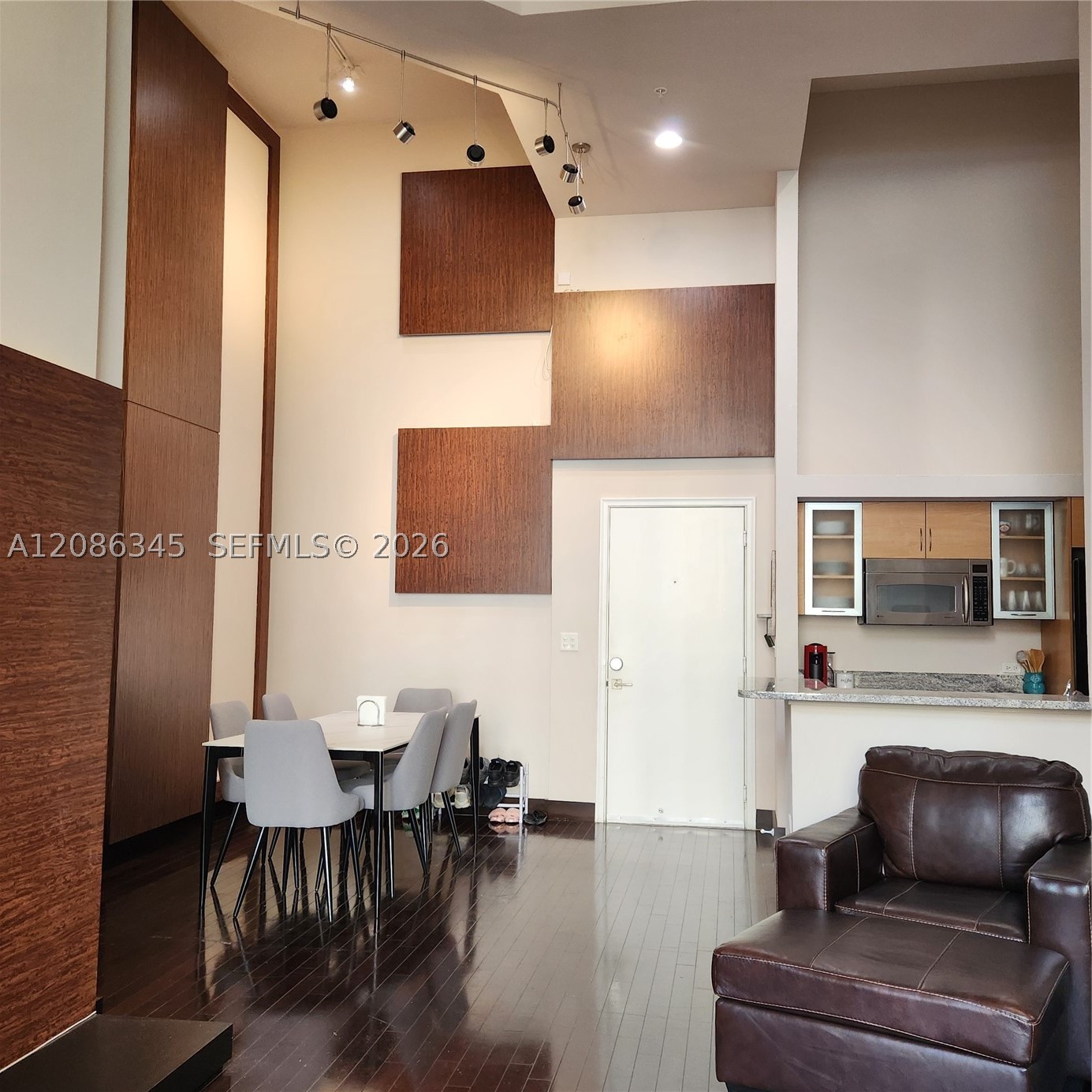 image The Venture at Aventura15