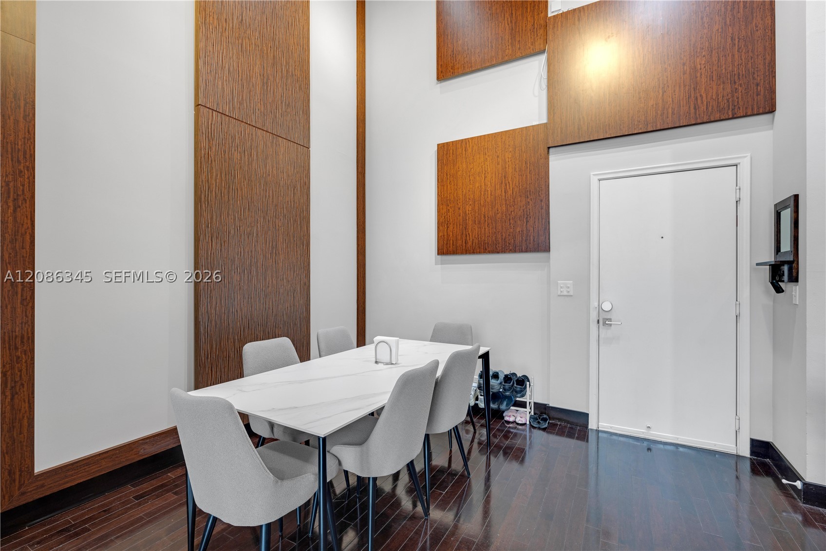 image The Venture at Aventura19