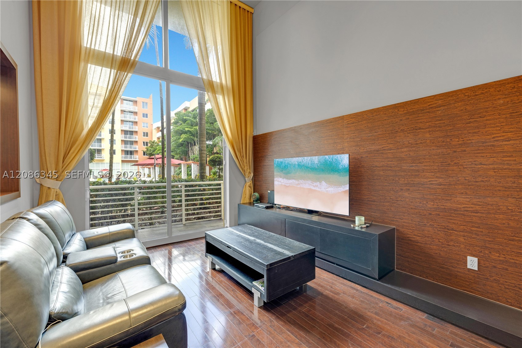 image The Venture at Aventura23