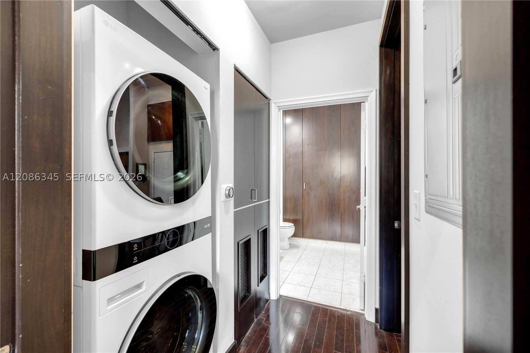 image The Venture at Aventura26