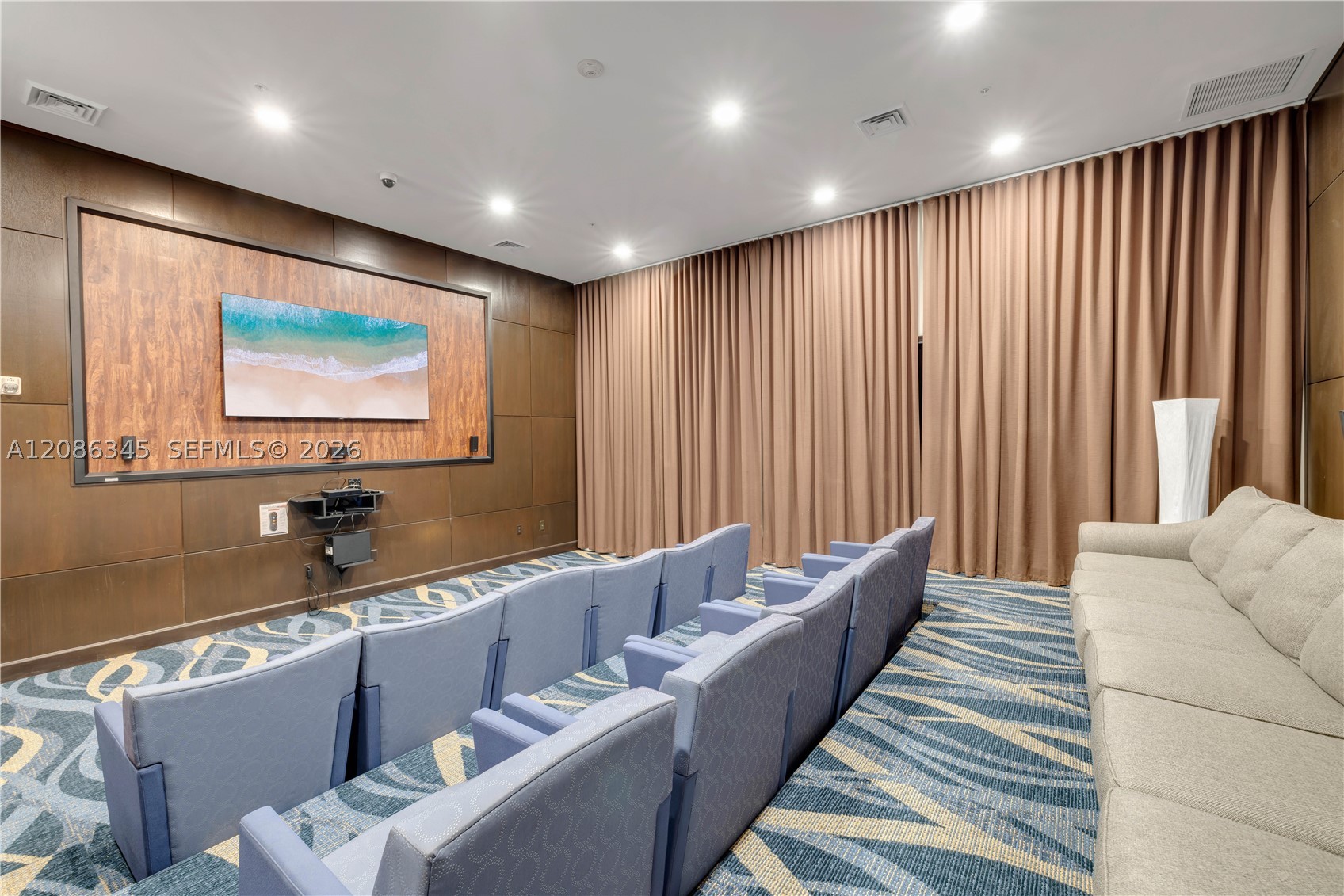 image The Venture at Aventura39