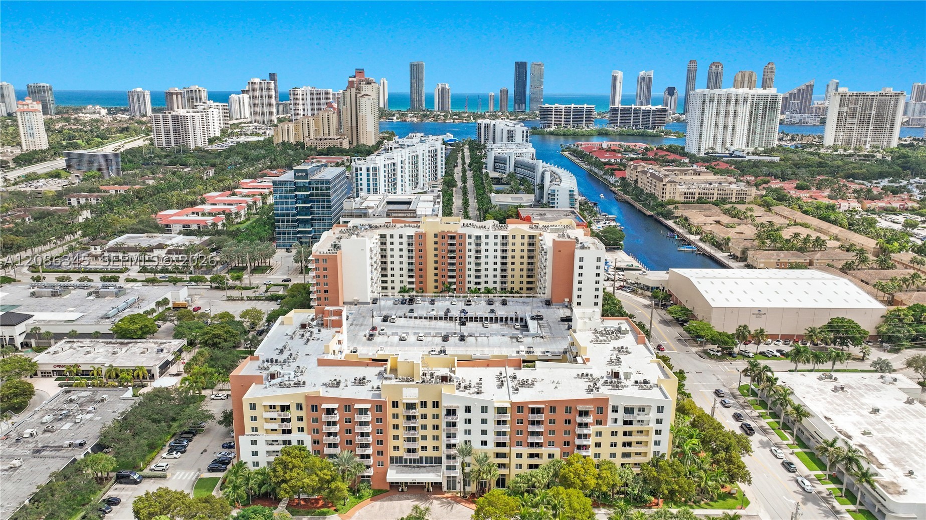 image The Venture at Aventura40