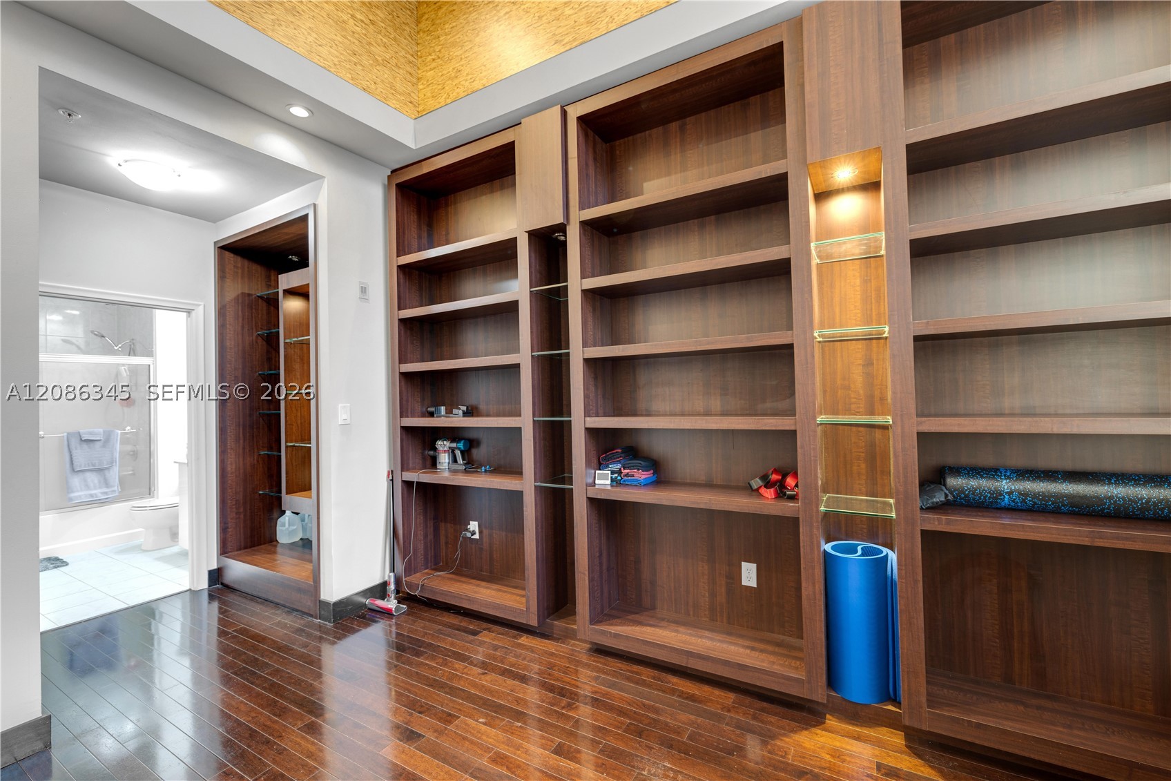 image The Venture at Aventura4