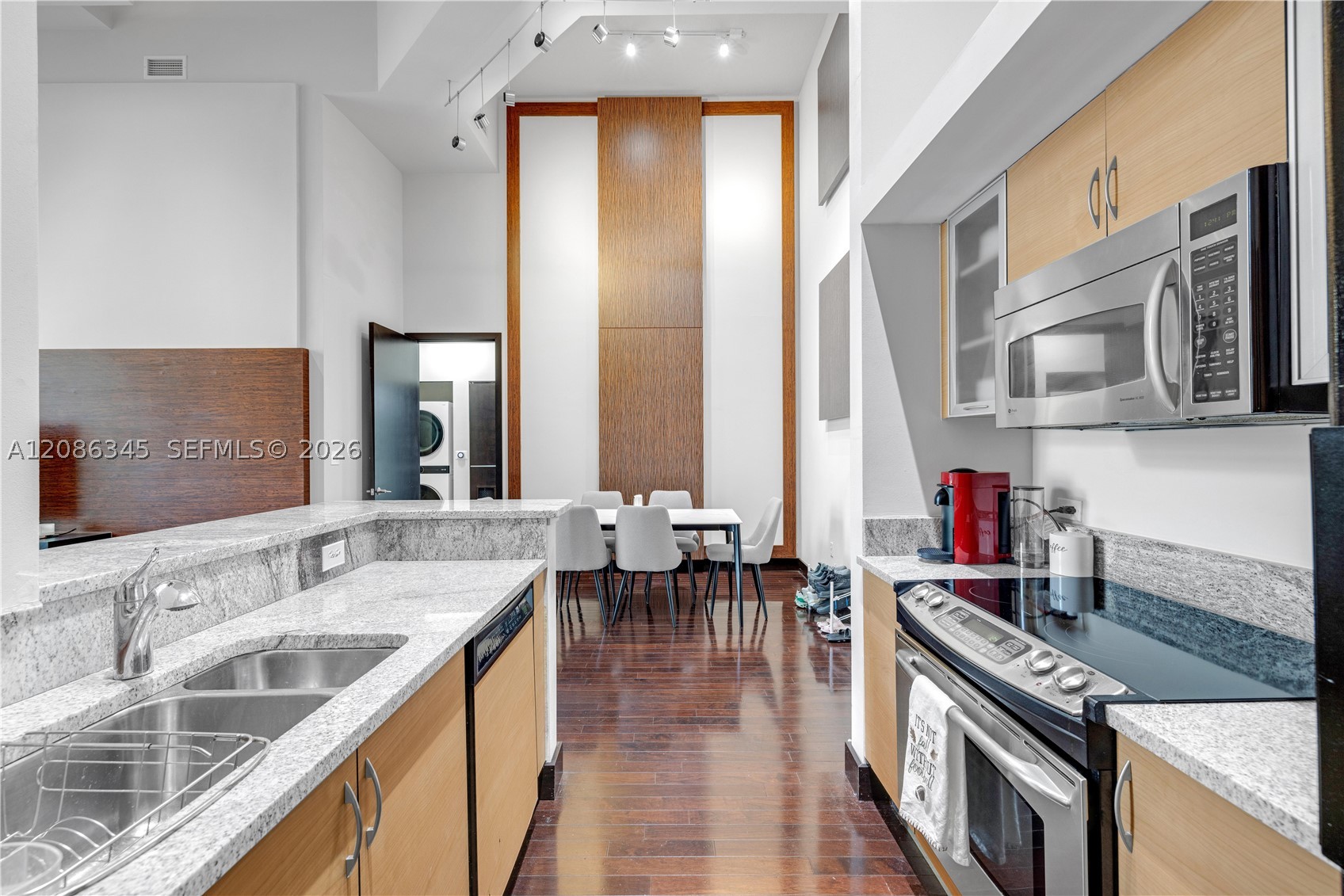 image The Venture at Aventura7