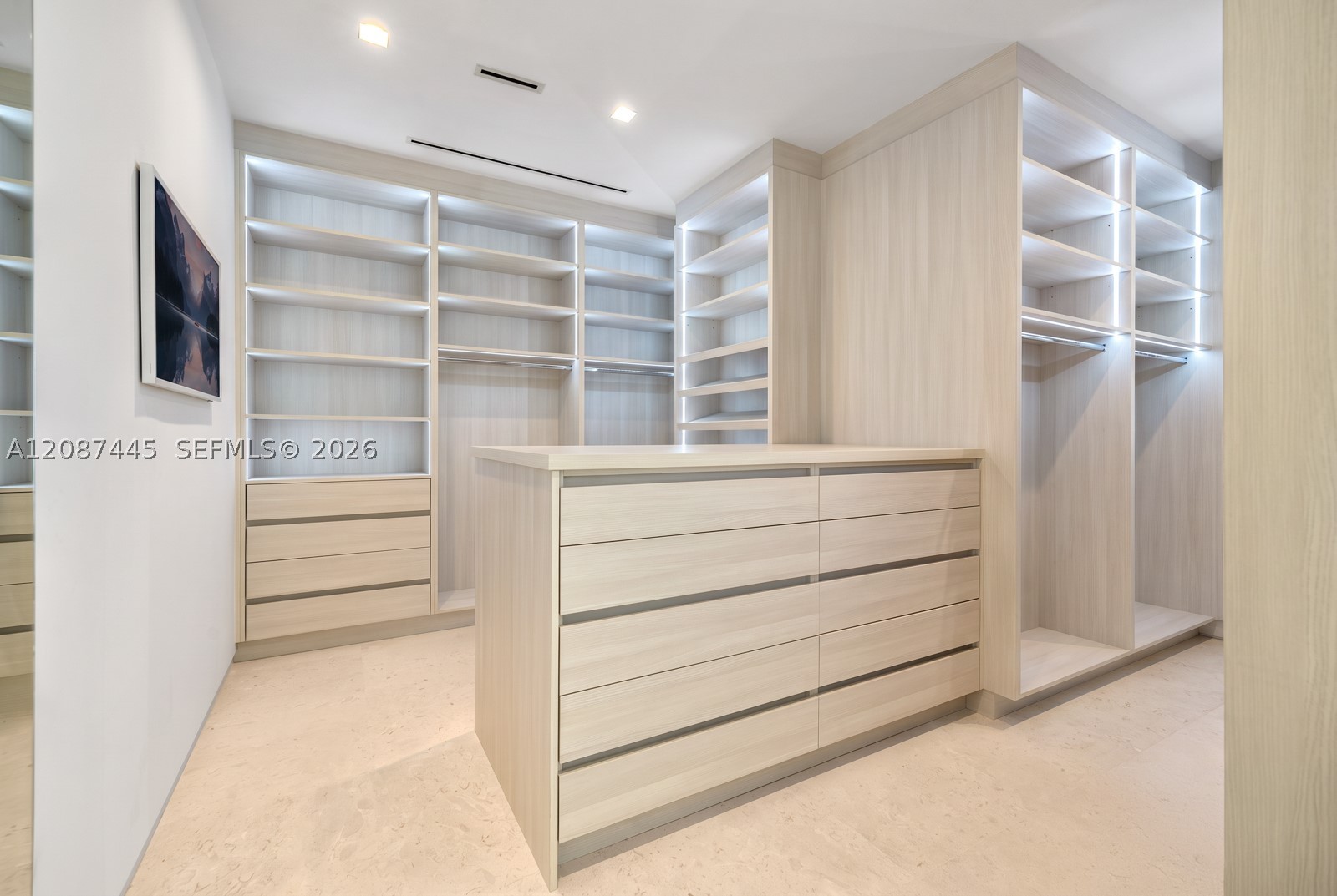 1844 Daytonia Rd Miami Beach, FL 33141