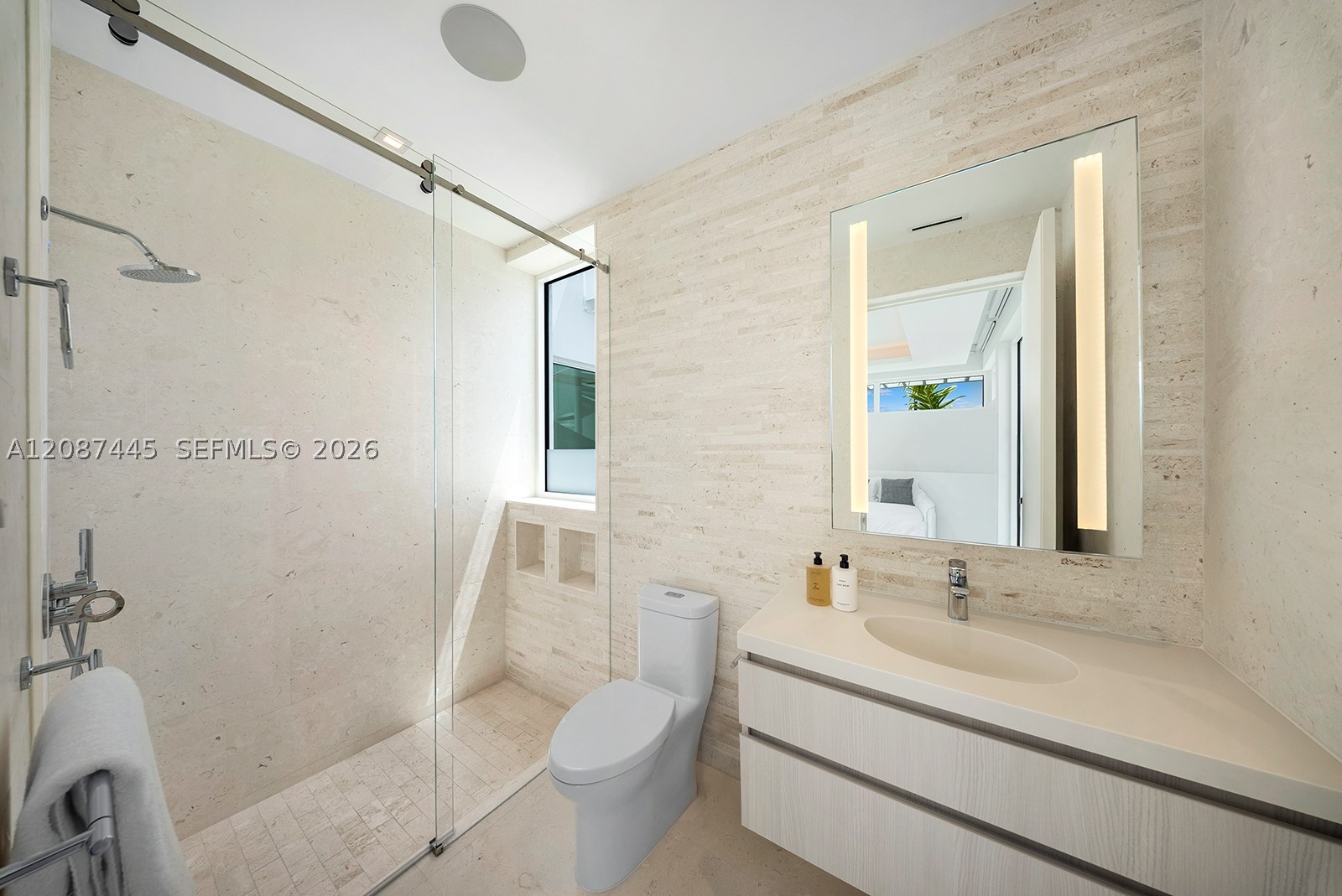 1844 Daytonia Rd Miami Beach, FL 33141