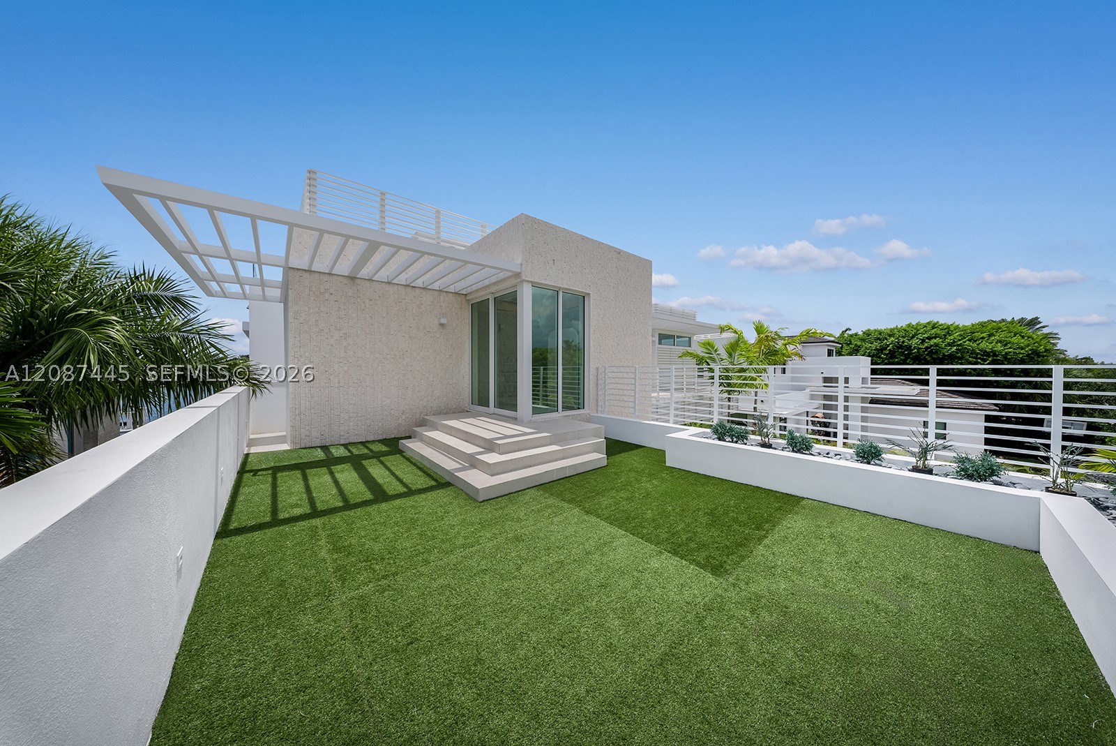 1844 Daytonia Rd Miami Beach, FL 33141