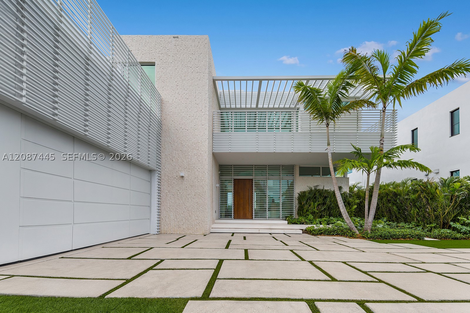 1844 Daytonia Rd Miami Beach, FL 33141