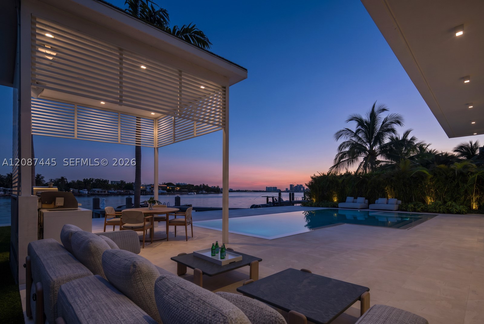 1844 Daytonia Rd Miami Beach, FL 33141