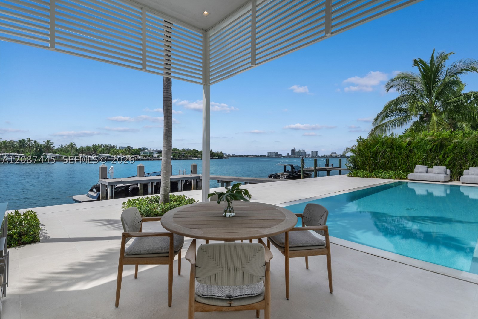 1844 Daytonia Rd Miami Beach, FL 33141