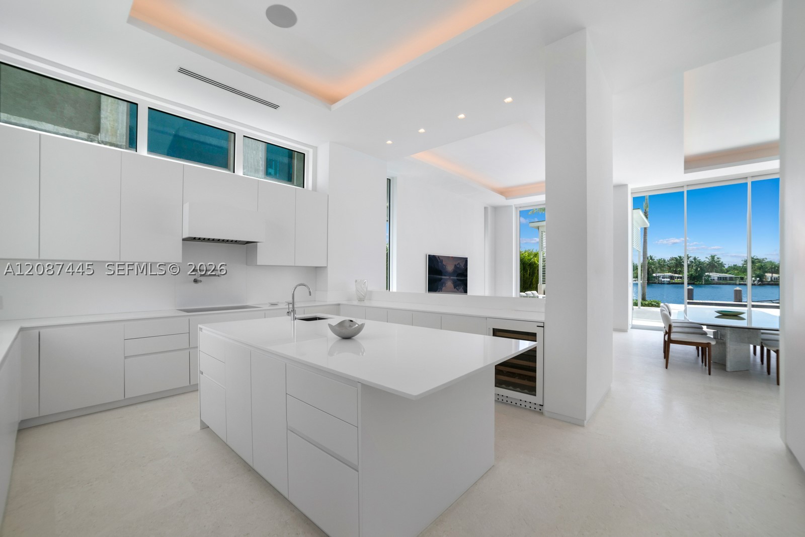 1844 Daytonia Rd Miami Beach, FL 33141