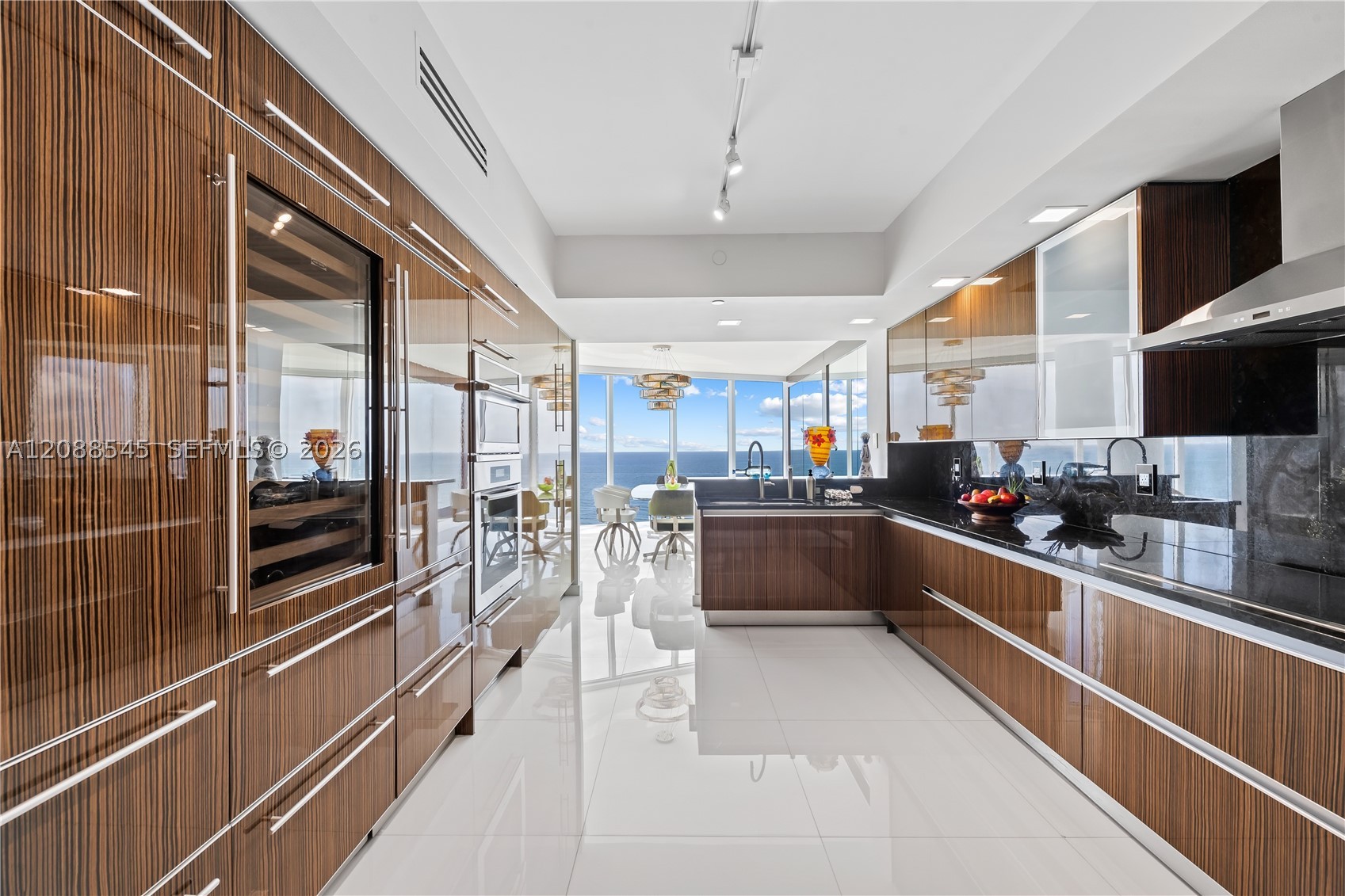 2711 S Ocean Dr #1902 Hollywood, FL 33019