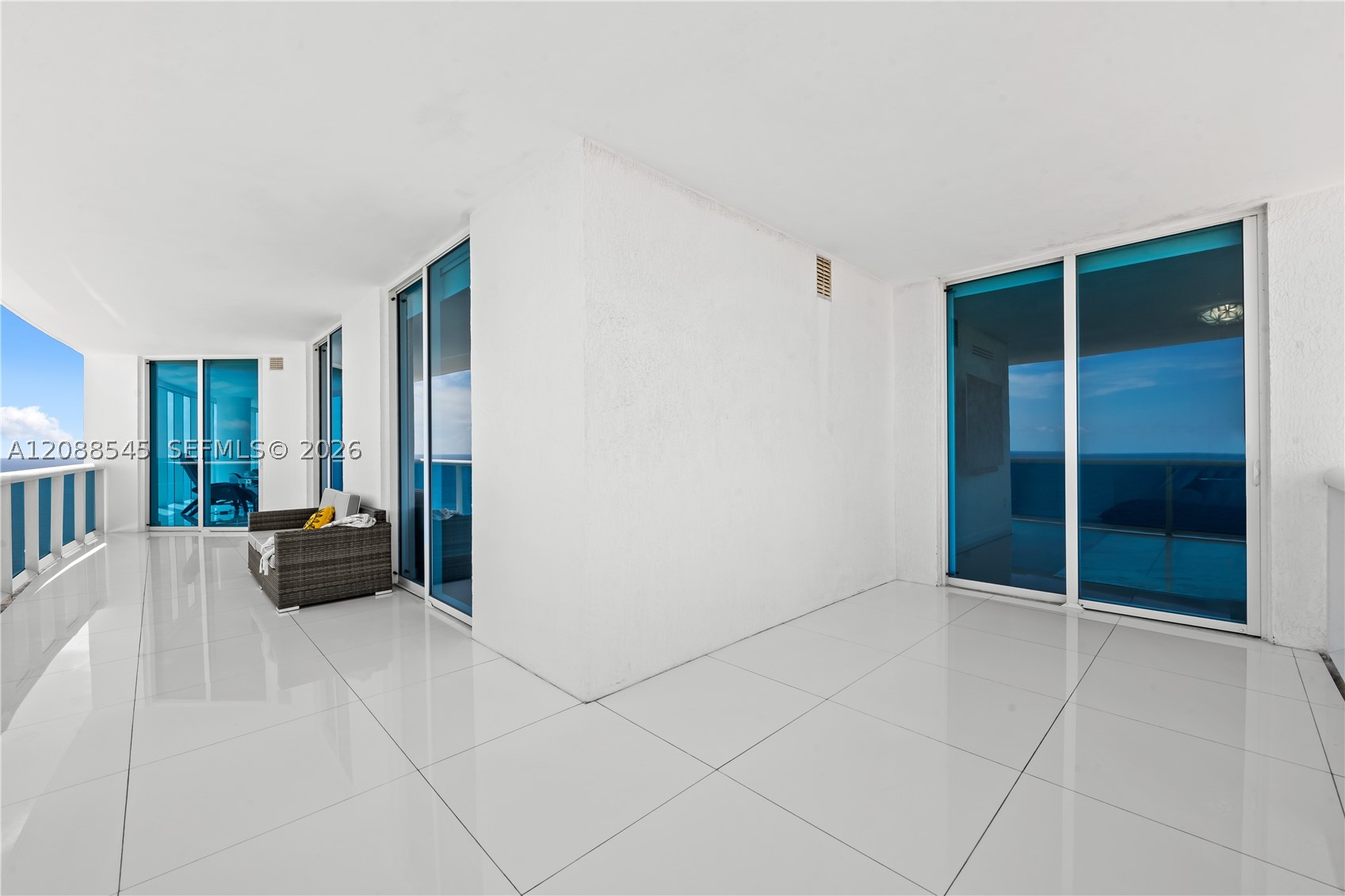 2711 S Ocean Dr #1902 Hollywood, FL 33019